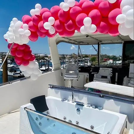 Cozy Condo Ocean 3Xdeck Yacht